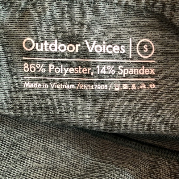 Outdoor Voices green cropped leggings